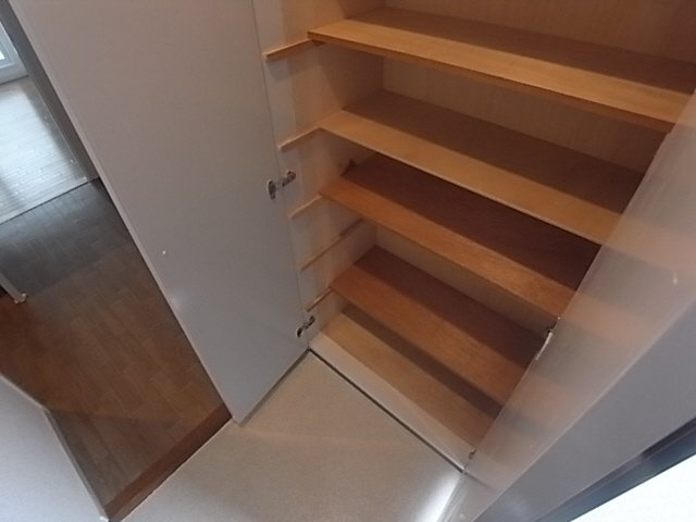 イースト神戸本山の玄関