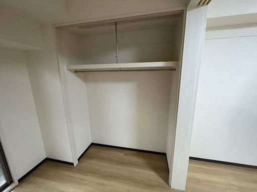 神戸市東灘区森南町２丁目の賃貸マンションの収納