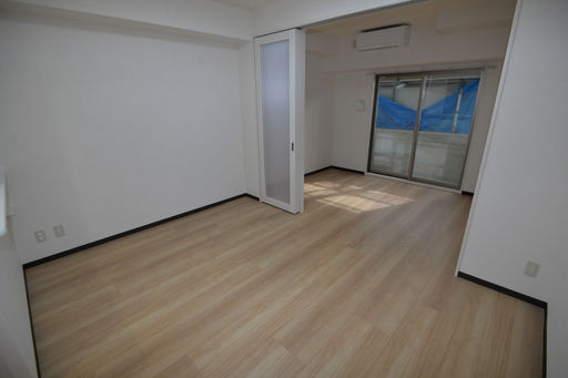 神戸市東灘区森南町２丁目の賃貸マンションの居間・リビング