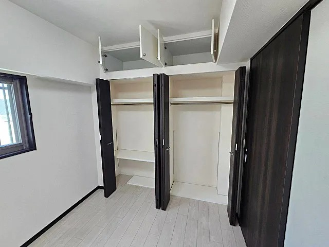 神戸市中央区小野柄通３丁目の賃貸マンションの収納