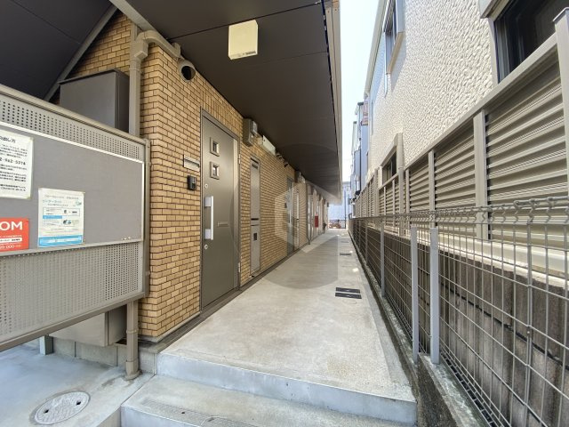 フローラルハイツのエントランス