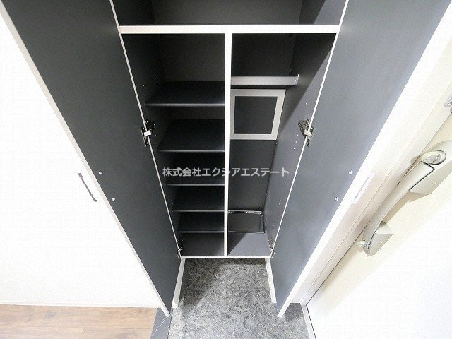 セイワパレス真田山公園南の玄関