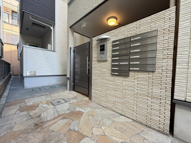 フジパレス田辺Ⅲ番館のエントランス