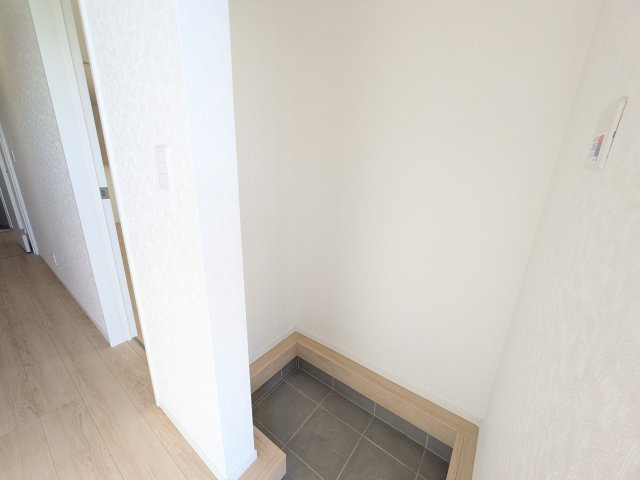 小美玉市羽刈　第3　新築戸建て　1号棟の玄関