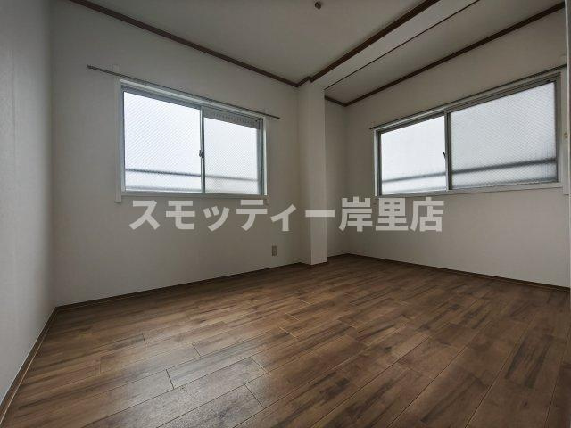 ハイツ御崎館の洋室