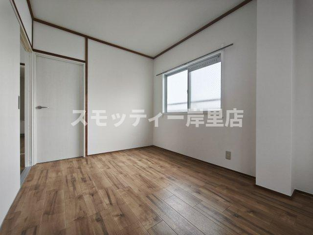 ハイツ御崎館の洋室