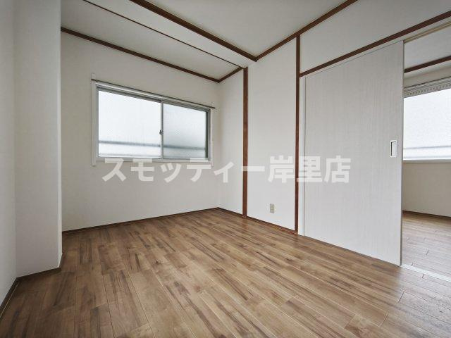 ハイツ御崎館の洋室