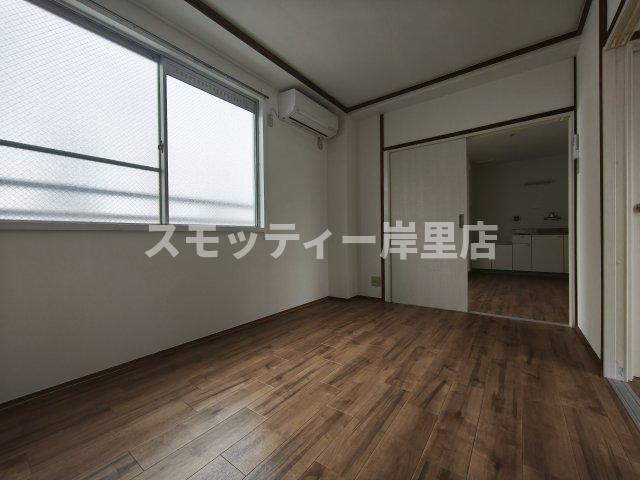 ハイツ御崎館の洋室