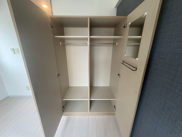 吹田市江坂町１丁目の賃貸マンションの収納