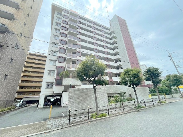 ハイツスリーオークの外観