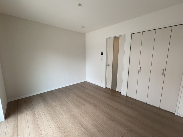 ALEGRIA泉佐野鶴原Southの洋室
