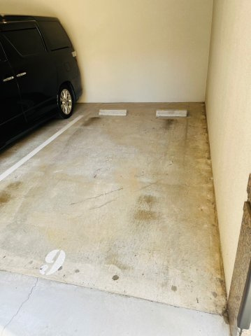 リンパクマンションの駐車場