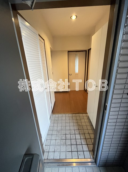 【玄関】 | 第2ゼルコーバ烏山 | 同間取り反転タイプ写真です