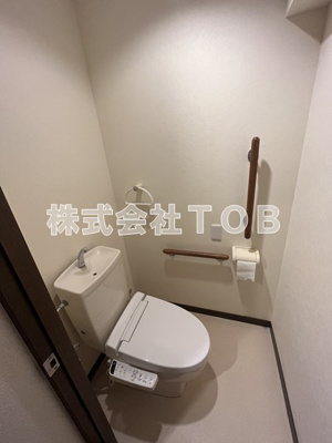 【トイレ】 | 第2ゼルコーバ烏山 | 同間取り反転タイプ写真です