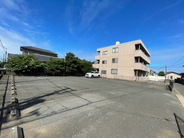 銚子市三階建て一棟マンションの駐車場