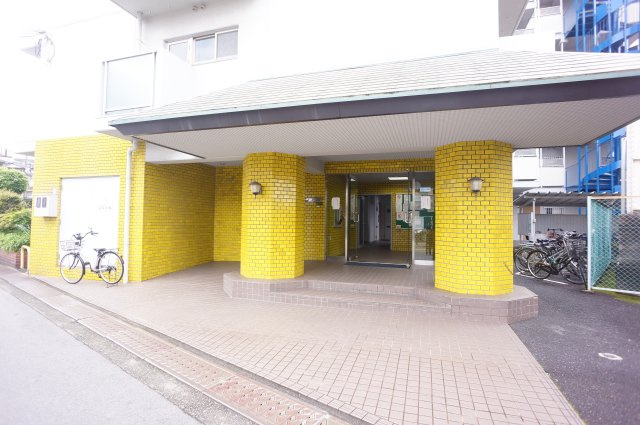 カーサ東淀川のエントランス