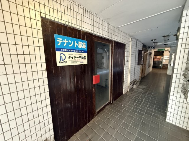 楠原ビル２号のエントランス