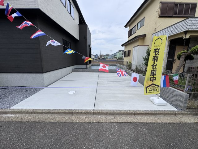 柏市南増尾３丁目新築戸建【土南部小学校：10分】の駐車場|駐車スペース・並列2台駐車可