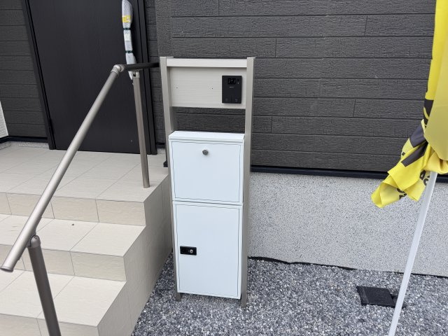 柏市南増尾３丁目新築戸建【土南部小学校：10分】の防犯設備|インターホン・宅配ボックス完備