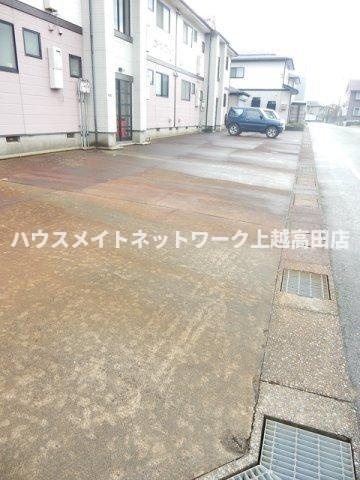 コーポファインの駐車場|消雪付駐車場