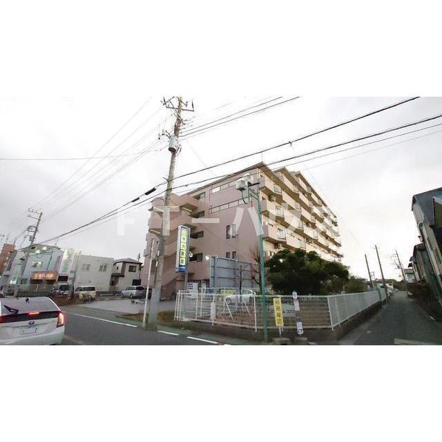 フローライト市川の外観