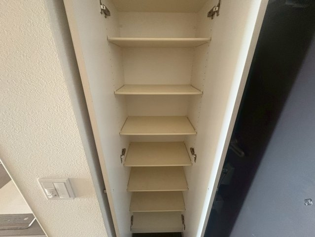 オリエンタル江坂の収納