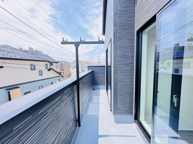 柏市南増尾８丁目新築戸建（南増尾23期）のバルコニー|南向きワイドバルコニー・日当たり良好♪