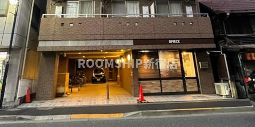 府中プレイスのエントランス