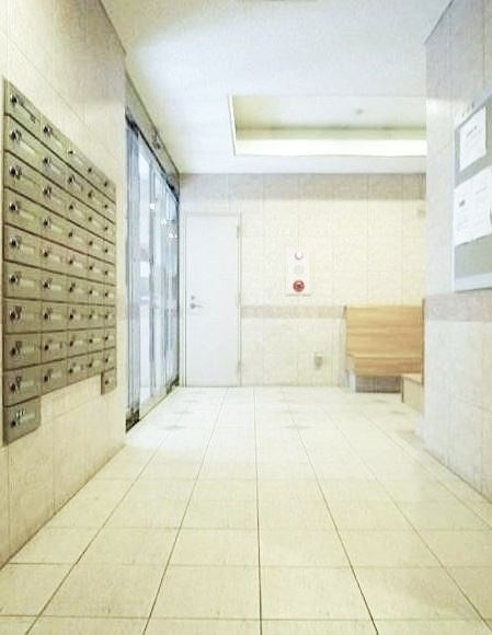 中央区新川１丁目の賃貸マンションのロビー