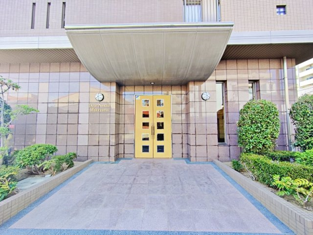 ディアネクスティア和歌山のエントランス