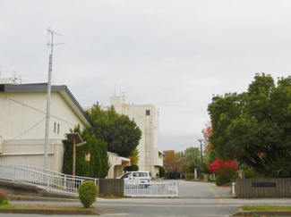 越谷市立栄進中学校まで950ｍ