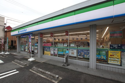 ファミリーマート 市川新田店まで70ｍ