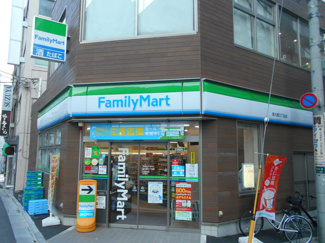ファミリーマート南大塚三丁目店まで180ｍ