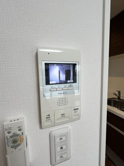 ★来客者が確認できるTVモニタ付きドアホン★