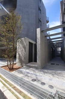 ★建物入り口★