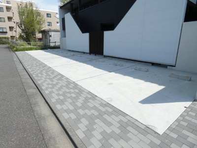 ★敷地内駐車場★（空き状況・使用料等詳細はご確認下さい）