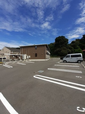カーサ・ソレイユの駐車場