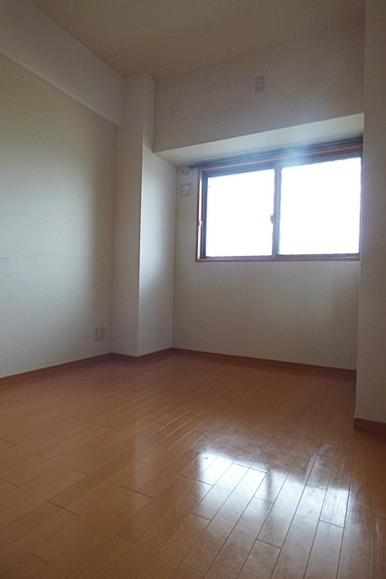 ベル・ステージ岩崎台の洋室