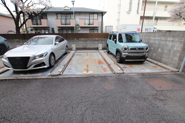 敷地内駐車場（サイズ制限有・要空き確認）