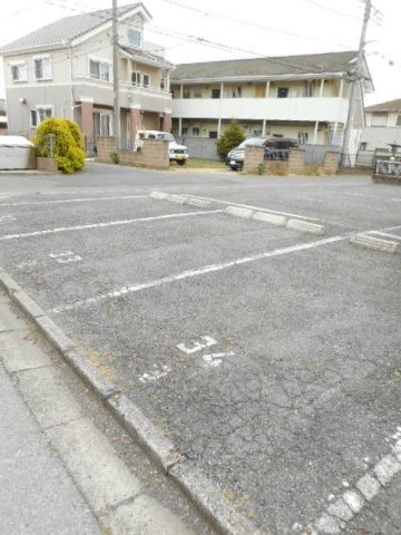 アルモニーＡの駐車場