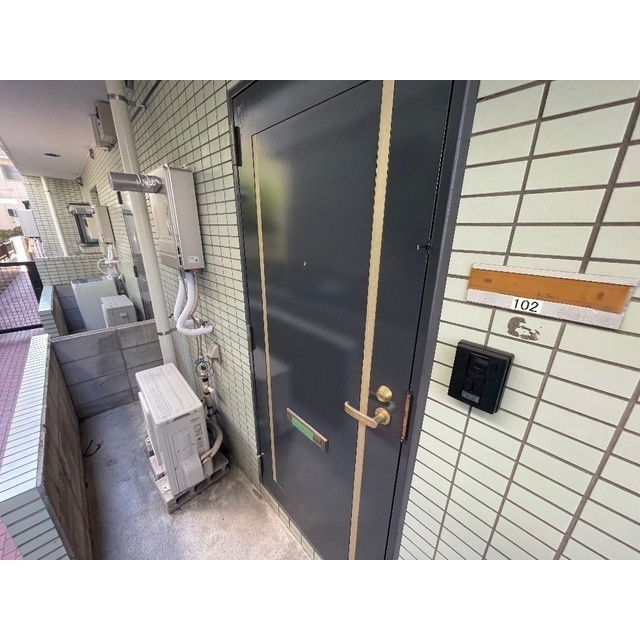 グリーンプゾムの玄関