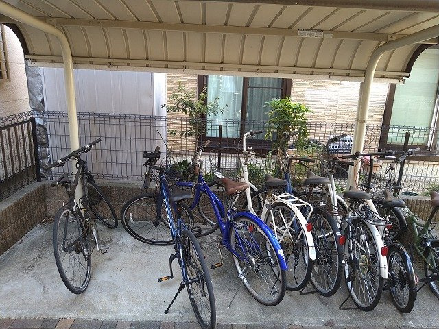 レオパレスニューキャッスルのその他|駐輪場　原付＆自転車のみ駐輪可能