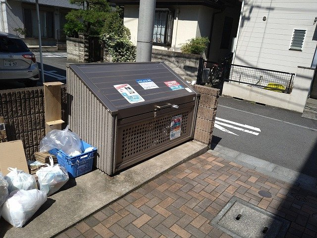 レオパレスニューキャッスルのその他|ダストボックス