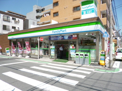 ファミリーマート 横浜新川町店まで50ｍ