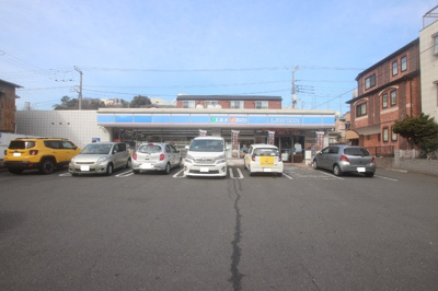 ローソン横浜前里町三丁目店　180ｍ
