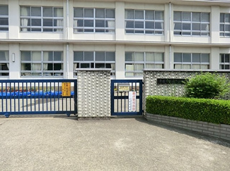 平塚市立山下小学校まで450ｍ