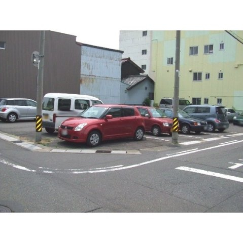 加納本町６丁目駐車場の外観