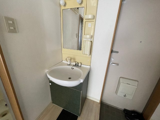ファーストインハピネスの洗面所