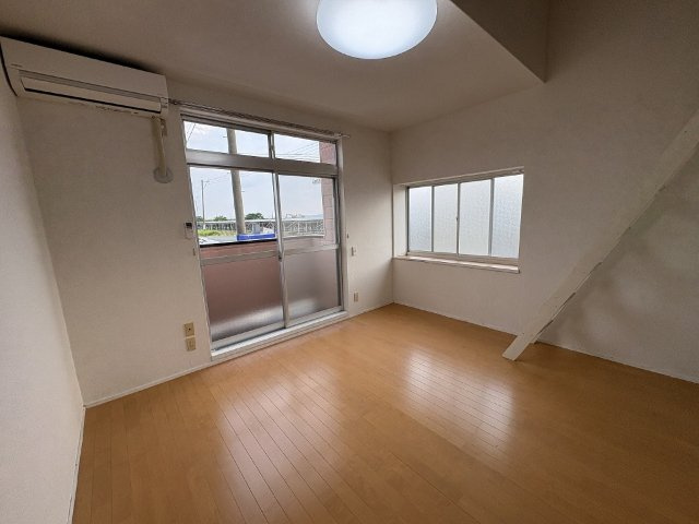 ツインズ白石川棚八番館の居間・リビング