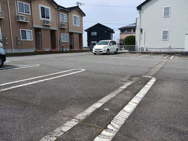 コンフォートみやび台Ⅱの駐車場|駐車場完備です